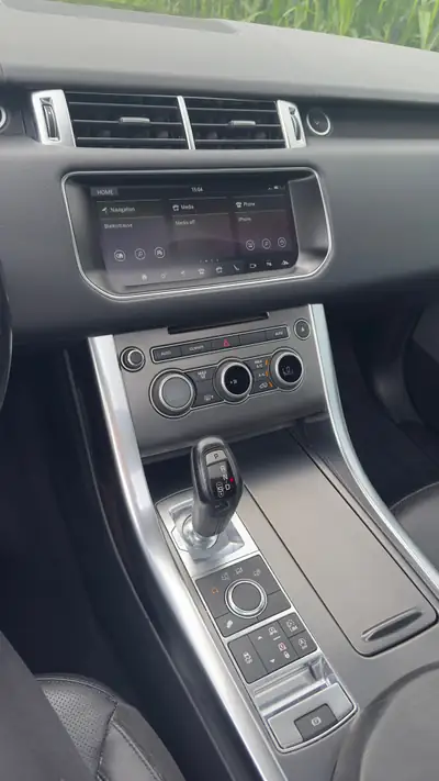 Range Rover Sport 3.0 TDV6 HSE — SUV premium diesel, 123'000 km, sans accident — Innenraum