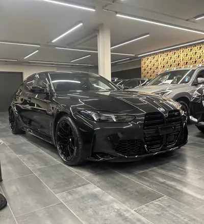 BMW M3 Competition M xDrive 2024 — Berline haute performance, quasi neuve à bas kilométrage — vue extérieure