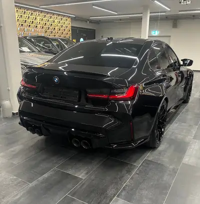 BMW M3 Competition M xDrive 2024 — Berline haute performance, quasi neuve à bas kilométrage — intérieur