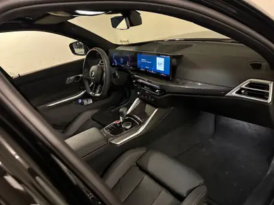 BMW M3 Competition M xDrive 2024 — Berline haute performance, quasi neuve à bas kilométrage — Miniature 10