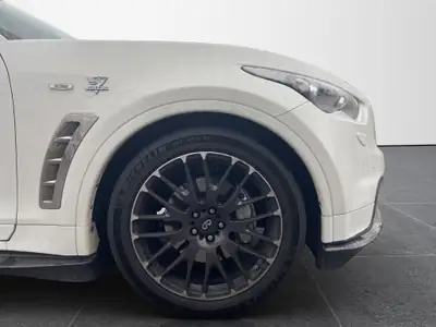 INFINITI FX50 S Vettel Edition AWD — SUV coupé exclusif, 420 ch, exemplaire rare — Thumbnail 12