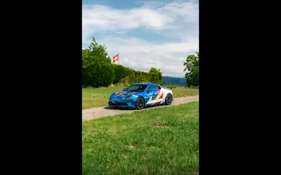 Alpine A110 R Pikes Peak — Édition mondiale limitée, 301 ch purs et exclusivité suisse — Miniature 11