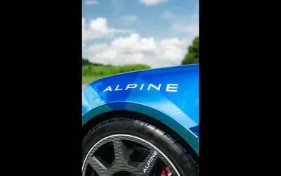 Alpine A110 R Pikes Peak — Édition mondiale limitée, 301 ch purs et exclusivité suisse — Miniature 18
