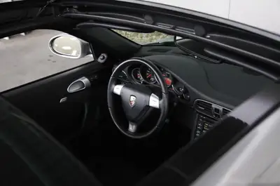 Porsche 911 Targa 4 — Cabriolet sportif 2009, 345 ch et toit rétractable — Armaturenbrett