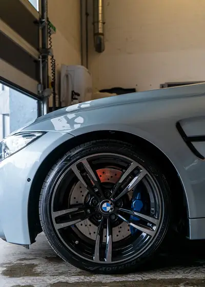 BMW M4 Cabriolet — Roadster de prestige, 431 ch et toile électrique — vista posteriore