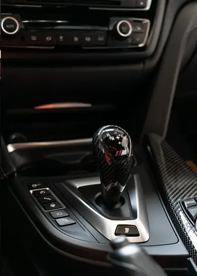 BMW M4 Cabriolet — Roadster de prestige, 431 ch et toile électrique — cruscotto
