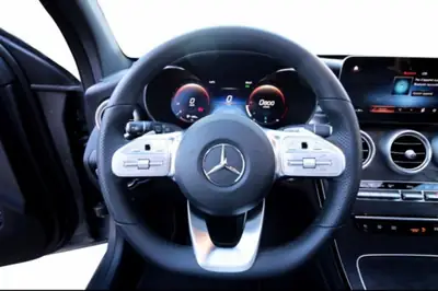 Mercedes-Benz GLC 220 d AMG Line — SUV diesel performant, 68'000 km, sans sinistre — detail