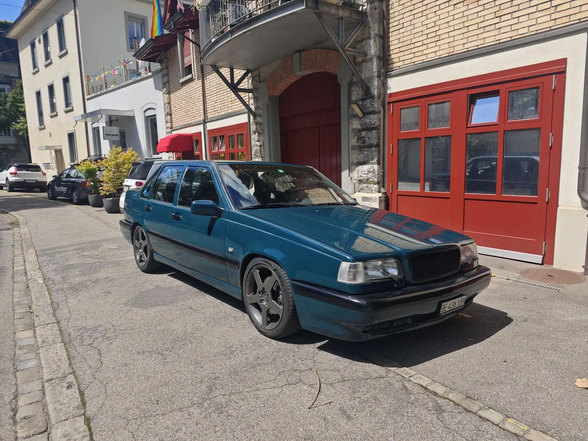Volvo 850 T-5 1994 — Berline sportive de caractère, 225 ch fiables — vue extérieure