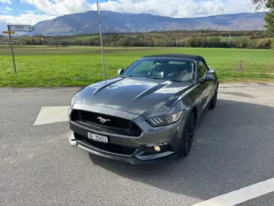Ford Mustang Convertible 5.0 V8 GT — Cabriolet légendaire, 422 ch purs — vue extérieure