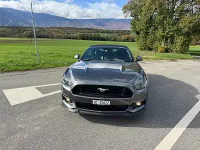 Ford Mustang Convertible 5.0 V8 GT — Cabriolet légendaire, 422 ch purs — côté