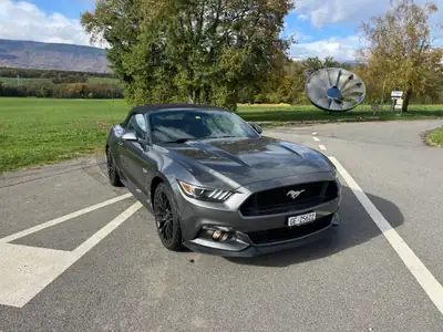 Ford Mustang Convertible 5.0 V8 GT — Cabriolet légendaire, 422 ch purs — tableau de bord
