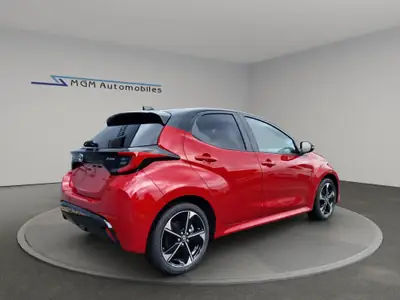 Toyota Yaris 1.5 Premium e-CVT — Hybride ultra-économe, 10 km seulement, neuve jamais roulée — rear view