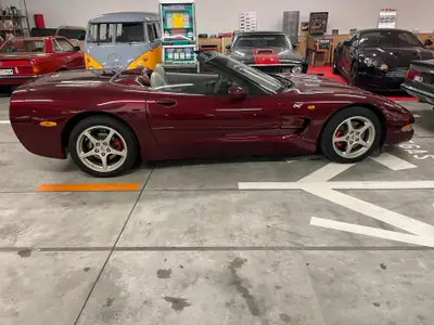 Chevrolet Corvette C5 50th Anniversary — Cabriolet légendaire, 51'000 km seulement — Miniatur 14