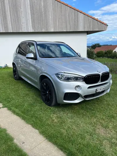 BMW X5 xDrive 40d Pure M Sport Plus — SUV premium 7 places, diesel performant — vue extérieure
