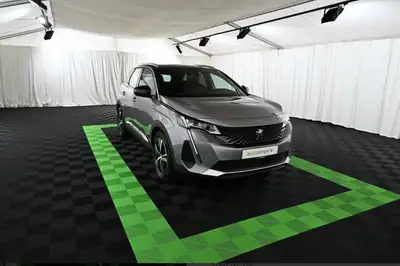 Peugeot 3008 300e Hybrid4 GT — SUV hybride rechargeable haute performance, 23'000 km — Heckansicht