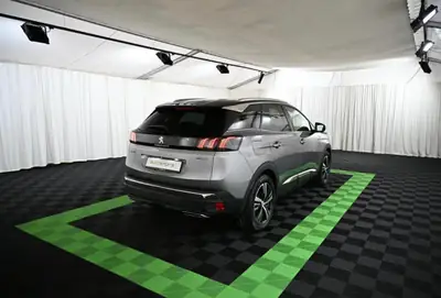 Peugeot 3008 300e Hybrid4 GT — SUV hybride rechargeable haute performance, 23'000 km — Innenraum