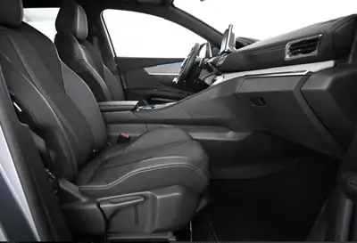 Peugeot 3008 300e Hybrid4 GT — SUV hybride rechargeable haute performance, 23'000 km — Miniatur 17