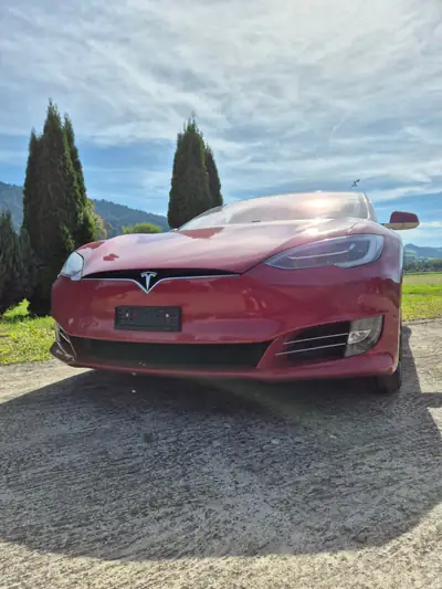 Tesla Model S 2017 — Berline électrique haute performance, 168 500 km — arrière