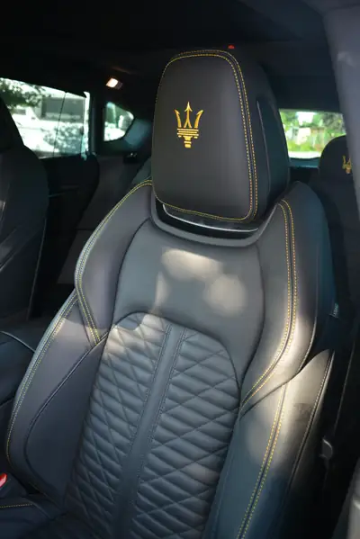Maserati Levante 3.0 V6 Modena S — SUV premium jaune éclatant, 430 ch et rouage intégral — Miniatura 7