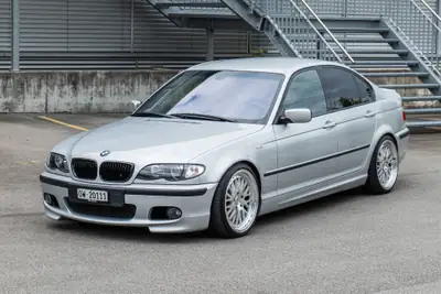 BMW 330i — Berline sportive 2002, 87 000 km, moteur 231 ch fiable — Außenansicht