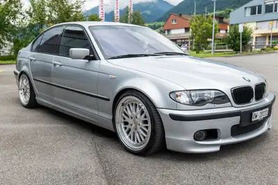BMW 330i — Berline sportive 2002, 87 000 km, moteur 231 ch fiable — Seitenansicht
