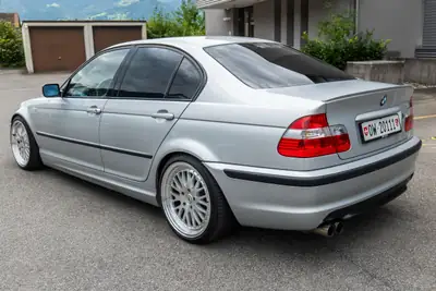 BMW 330i — Berline sportive 2002, 87 000 km, moteur 231 ch fiable — Armaturenbrett