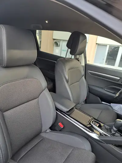 Renault Koleos 1.3 EDC Intens — SUV élégant, moteur efficient et 35 000 km seulement — détail