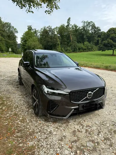 Volvo XC60 T8 eAWD PluginHybrid Black Edition — SUV premium hybride rechargeable, 33'000 km seulement — Außenansicht