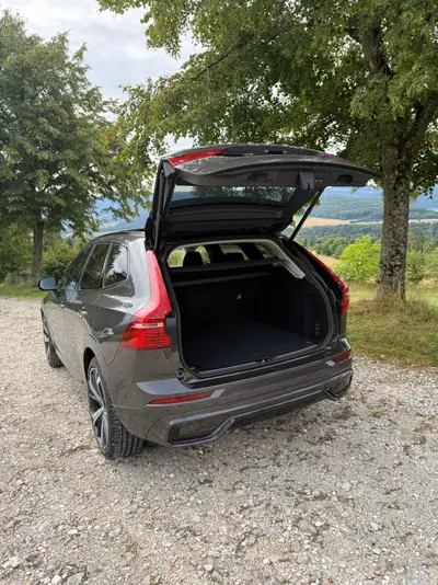 Volvo XC60 T8 eAWD PluginHybrid Black Edition — SUV premium hybride rechargeable, 33'000 km seulement — Miniatur 11