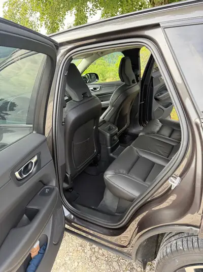 Volvo XC60 T8 eAWD PluginHybrid Black Edition — SUV premium hybride rechargeable, 33'000 km seulement — Miniatur 13
