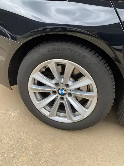 BMW 520d Steptronic — Berline premium diesel, 80'000 km, entretien optimal — Miniatura 10