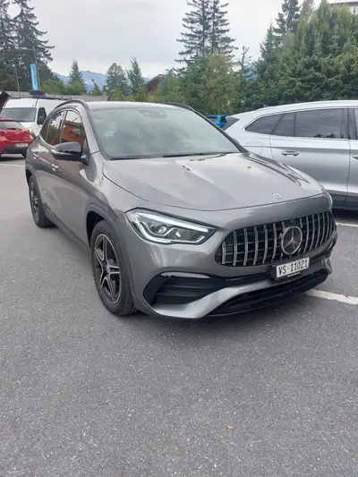 Mercedes-Benz GLA 220 AMG 4Matic — SUV compact premium, moteur diesel efficient — rear view