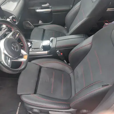 Mercedes-Benz GLA 220 AMG 4Matic — SUV compact premium, moteur diesel efficient — interior