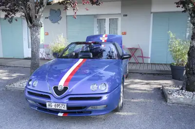 Alfa Romeo Spider 2.0 TS 16V — Cabriolet mythique, édition Spirit Magazine collector — Miniature 12
