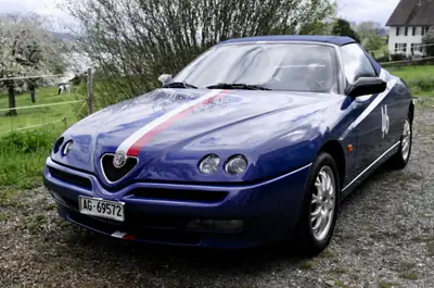 Alfa Romeo Spider 2.0 TS 16V — Cabriolet mythique, édition Spirit Magazine collector — Miniature 20