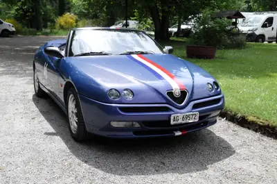 Alfa Romeo Spider 2.0 TS 16V — Cabriolet mythique, édition Spirit Magazine collector — Miniature 19