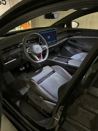 VW ID.7 Tourer GTX 86 kWh — SUV électrique performant, 4 roues motrices, 40 000 km — intérieur