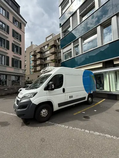 Peugeot Boxer — Utilitaire frigorifique professionnel, 199 000 km, moteur diesel fiable — côté