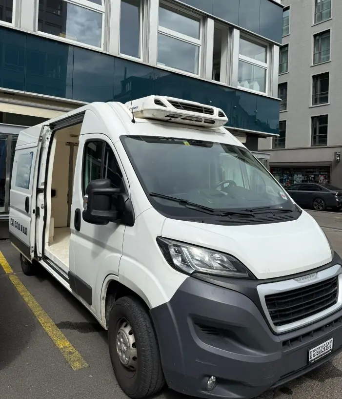 Peugeot Boxer — Utilitaire frigorifique professionnel, 199 000 km, moteur diesel fiable — vue extérieure