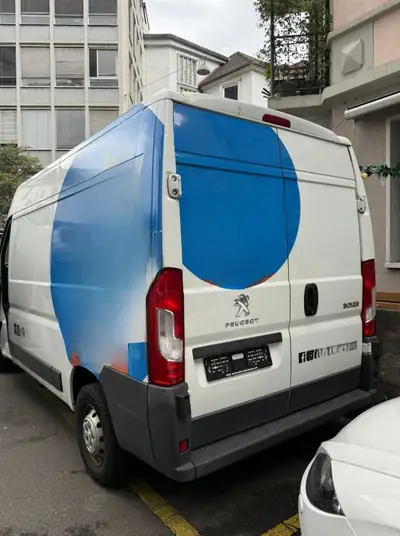 Peugeot Boxer — Utilitaire frigorifique professionnel, 199 000 km, moteur diesel fiable — arrière