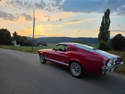 Ford Mustang GT390 Restomod Big Block Fastback 1967 — Muscle car légendaire restaurée — Innenraum