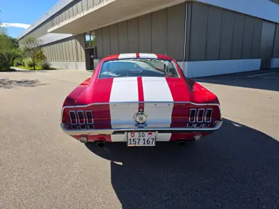 Ford Mustang GT390 Restomod Big Block Fastback 1967 — Muscle car légendaire restaurée — Miniatur 12