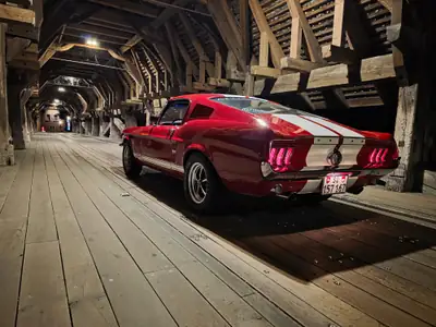 Ford Mustang GT390 Restomod Big Block Fastback 1967 — Muscle car légendaire restaurée — Miniatur 11