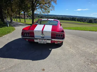 Ford Mustang GT390 Restomod Big Block Fastback 1967 — Muscle car légendaire restaurée — Miniatur 14