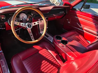 Ford Mustang GT390 Restomod Big Block Fastback 1967 — Muscle car légendaire restaurée — Miniatur 17