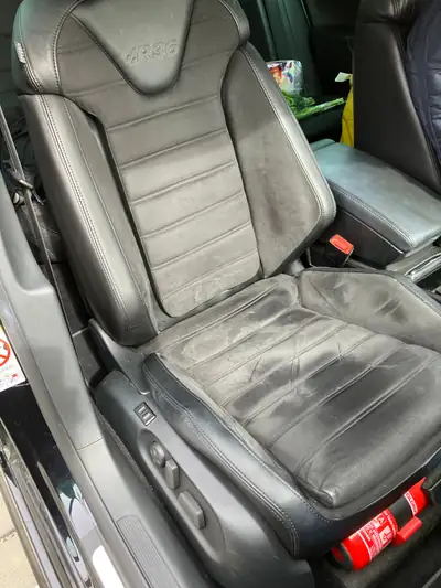 VW Passat Variant R36 4Motion — Break sportif 300 ch, transmission intégrale et équipements premium — interni