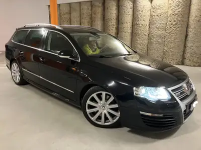 VW Passat Variant R36 4Motion — Break sportif 300 ch, transmission intégrale et équipements premium — dettaglio