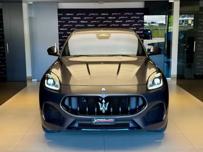 Maserati Grecale 2.0 MHEV Modena — SUV hybride haute performance, 44500 km — côté