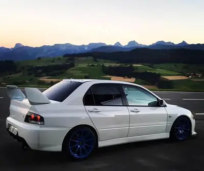 Mitsubishi Lancer Evo IX Ralliart — Performance sportive 280 ch, transmission manuelle, 96'000 km — vue extérieure