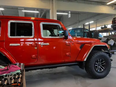 Jeep Wrangler Rubicon Recon Xtreme 2024 — One of One, 4x4 légendaire orange métallisé — Miniature 23